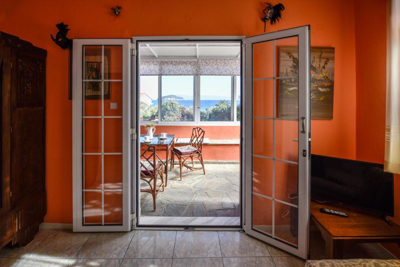 Апартаменти House By The Sea 2 Nea Iraklitsa Екстер'єр фото